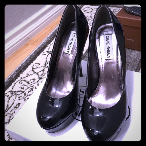 Steve Madden Shoes - Patent black heels